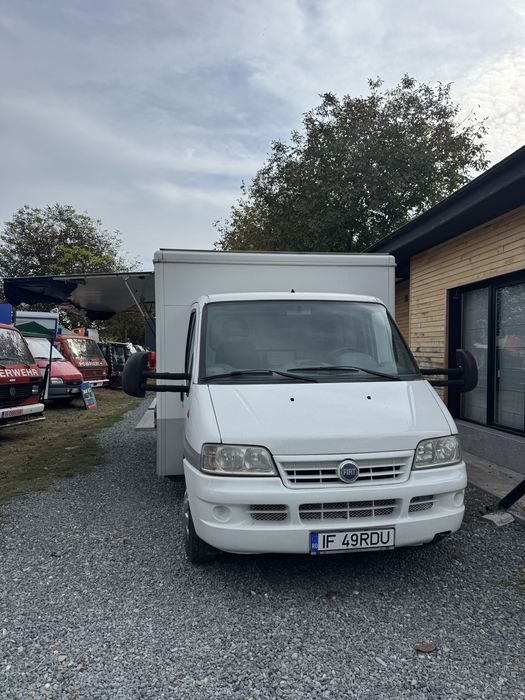 Foodtruck imbiss - restaurant stradal