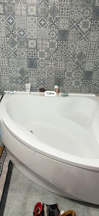 Продам ванну болшую и телик