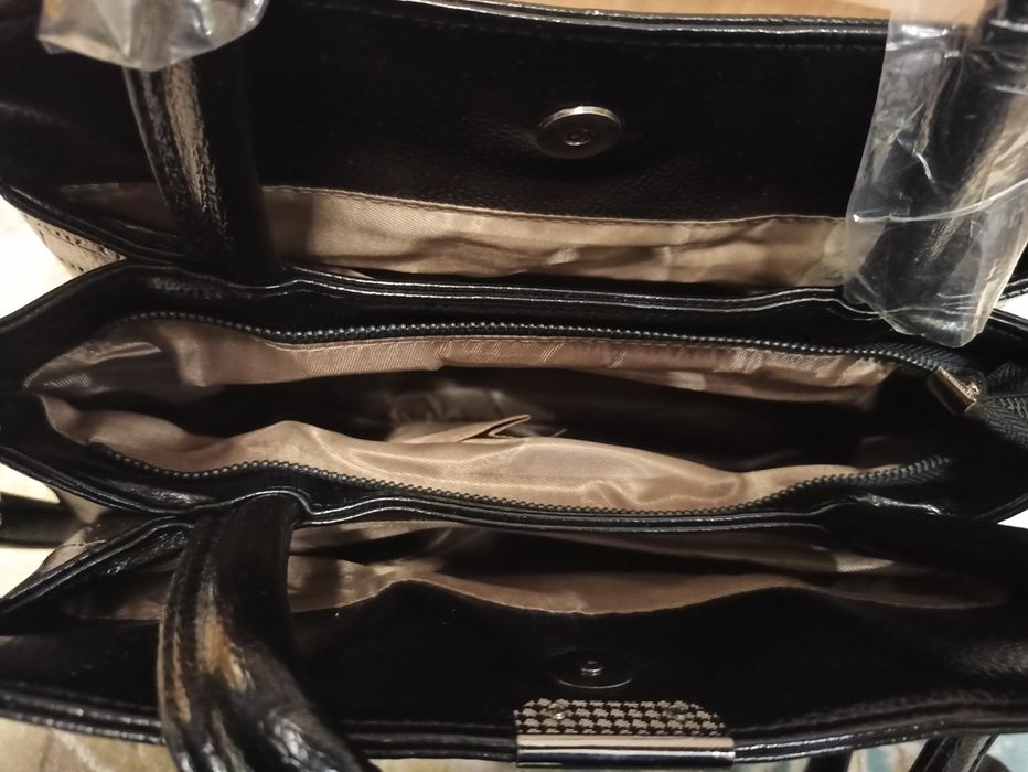 Нова дамска чанта + портмоне