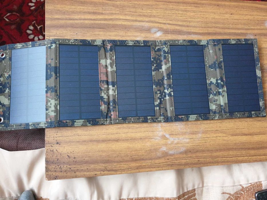 Солнечная панель,встроеный повербанк