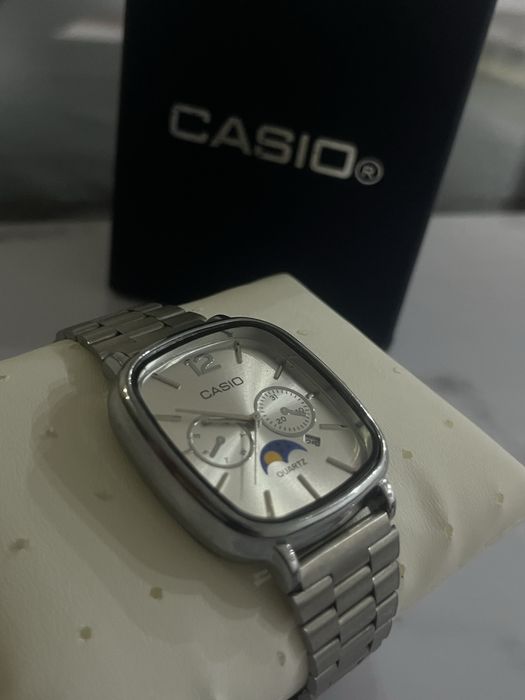 Продаю часы Casio мужские