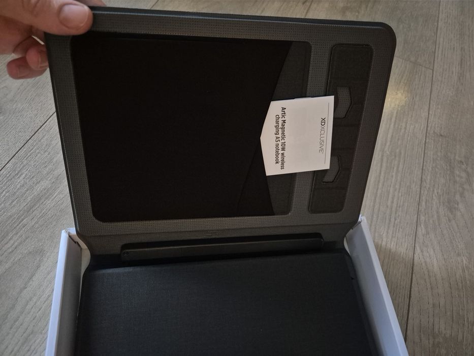 Agenda premium cu încărcător wireless/powerbank 8000 mah