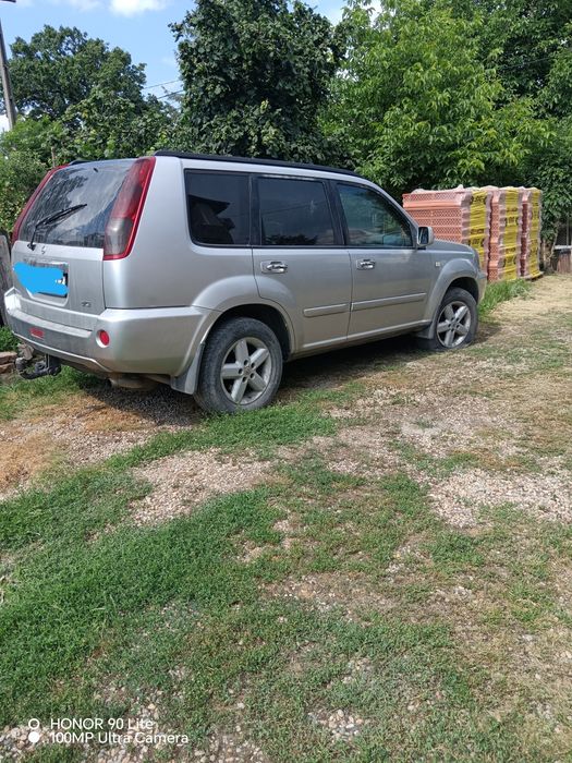 Vând Nissan Xtrail