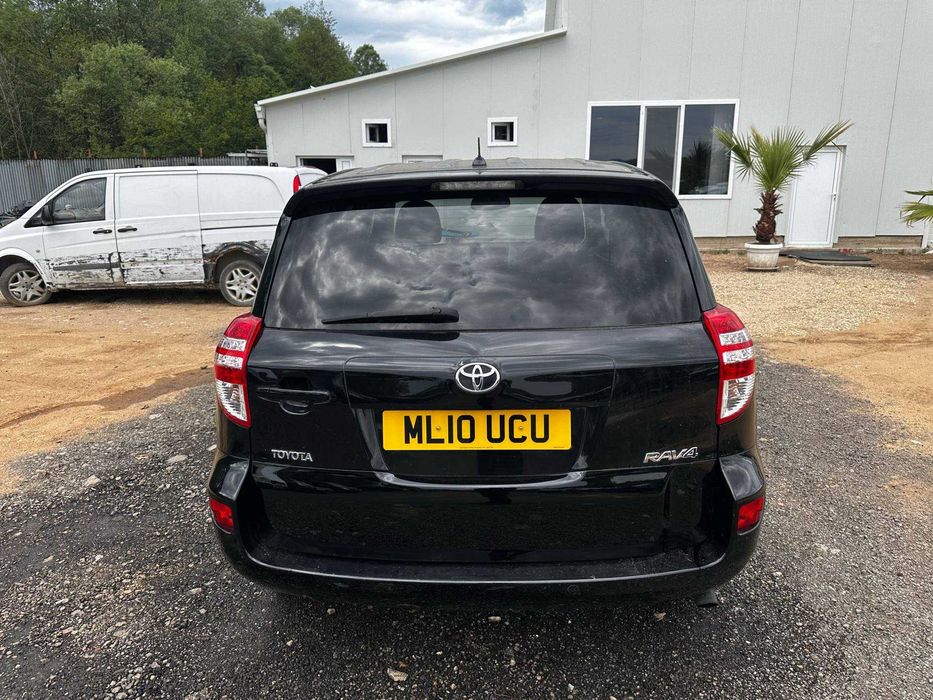 Продава се на части Toyota RAV4 2.2 D-4D 150 к.с. 4x4 - 2010 г.