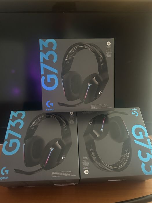 Casti Logitech G733