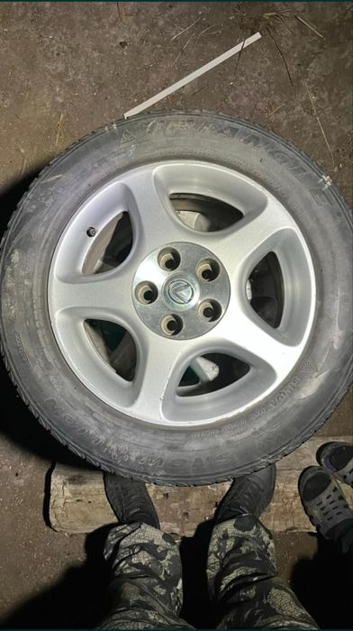 Диски с резиной в идеальном состояний