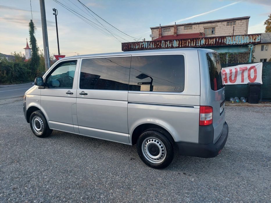 VW Transporter T5 8+1 Locuri 2011