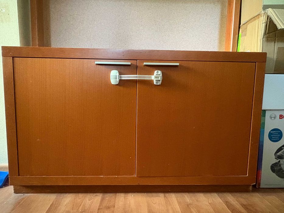 Книжный шкаф с открытыми полками