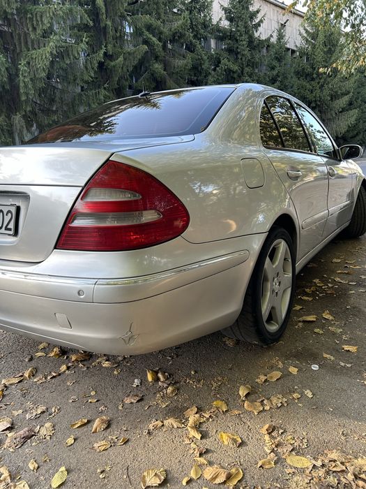 Mercedes Benz e 320 (w211)