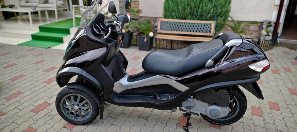 Vând Piaggio mp3, 250 cmc, 22 CP