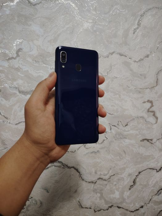 Samsung A20 sotiladi Holati ideal tinniq