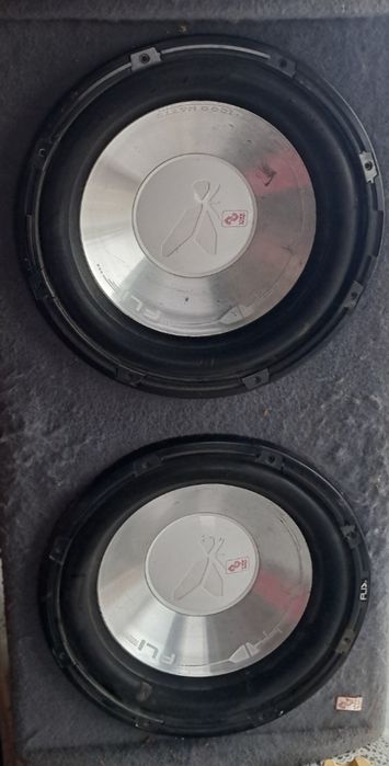 Продавам бас каса с 2×12 FF inc заграден с усилвател 2400watts