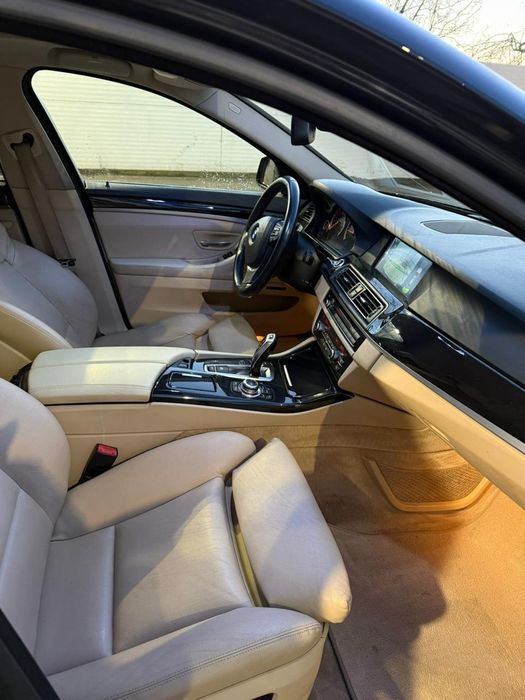 Vand urgent BMW F11 3.0D. Sterea forte Buna.  Are toate dotarile!!!