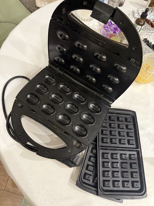 Продам орешницу и вафельницу