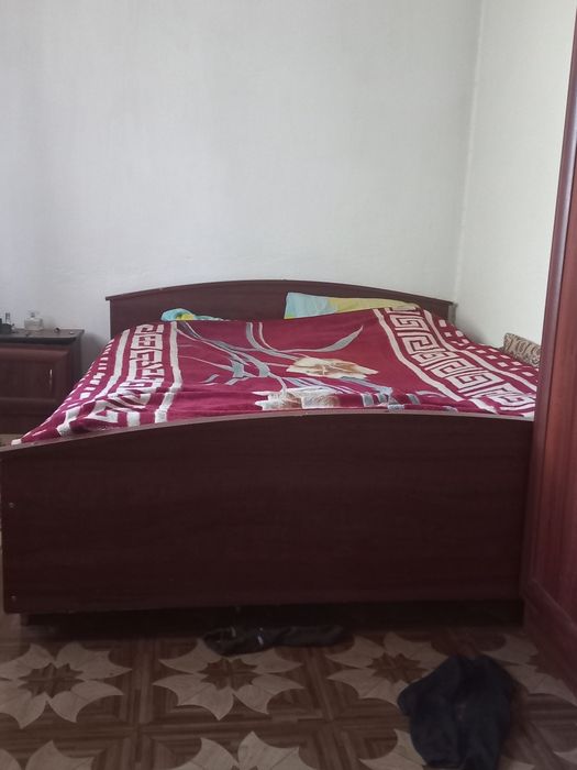 Продается спальный гарнитур