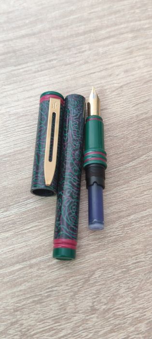 Stilou Waterman Forum penita F elemente aurite