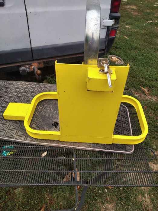 Скоба против кражба ремарке, кола