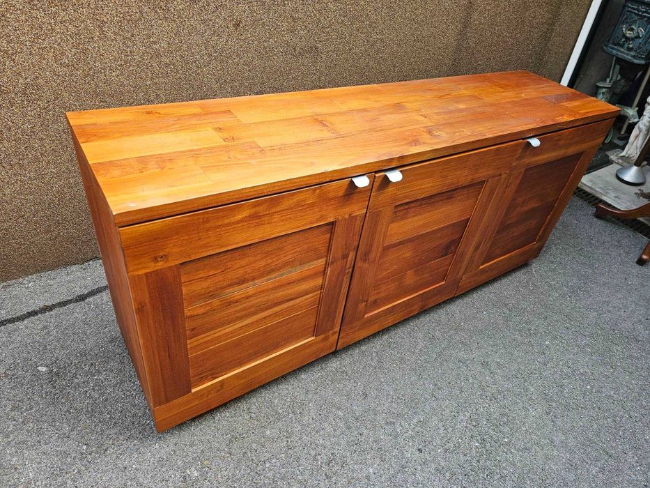 Контрабюфет в стил Рустик изработен изцяло от масив