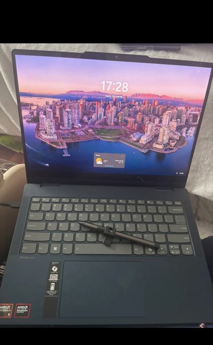 Laptop lenovo ca nou inca in garantie