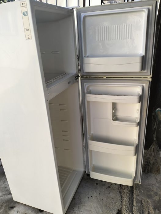 Vând frigider 230l  LG