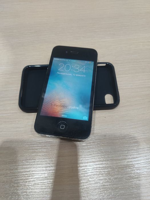 Айфон 4 продам..