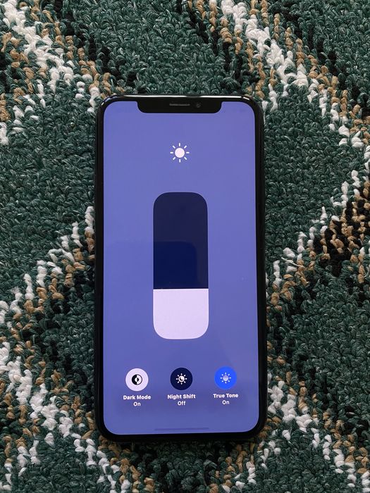 iPhone X sotiladi srochna