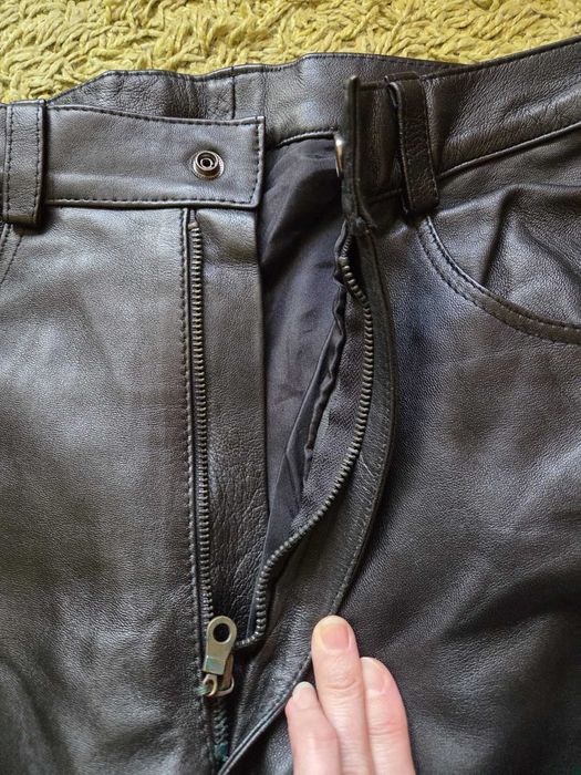 Pantaloni din piele naturala pentru barbati