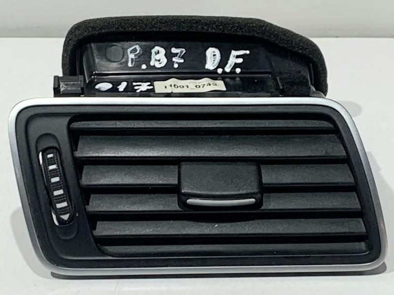 Grila ventilatie dreapta fata Volkswagen Passat B7 3AB819702A