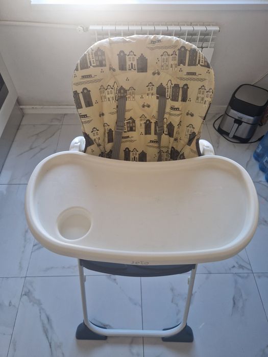 Scaun de masă Joie Mimzy Snacker.