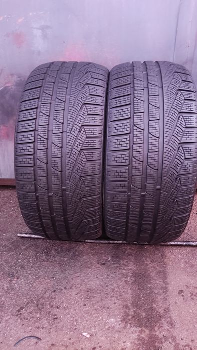 2бр. зимни гуми 235/35/19 Pirelli Sotto Zero Winter  W240
7mm
Добро съ