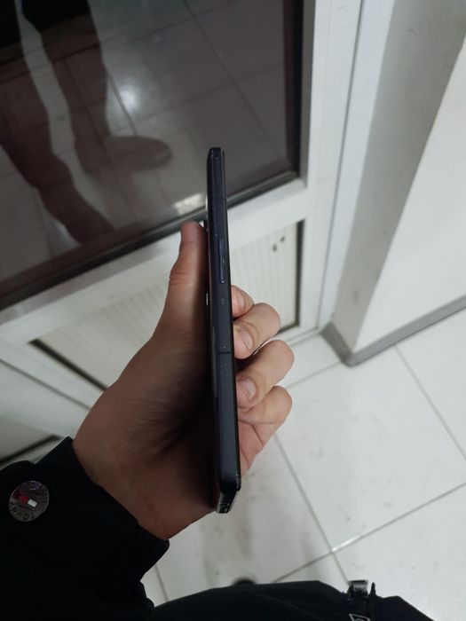 Game phone Poco f4 GT 8 ram 128 rom