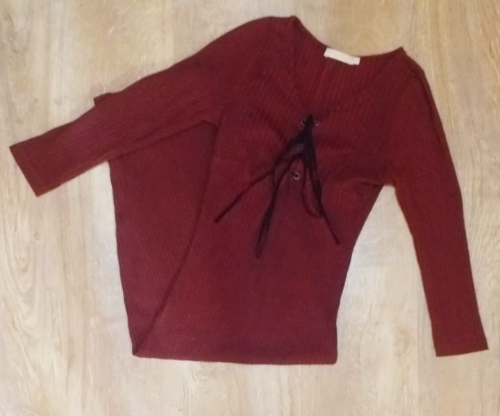 Елегантен дамски костюм, рокли и др.