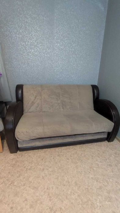 Продам диван. В хорошем состоянии.
