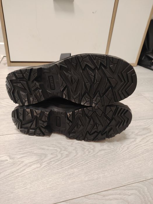 Қысқы етік сатылады