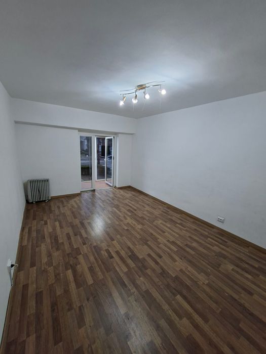 Spațiu comercial central de închiriat