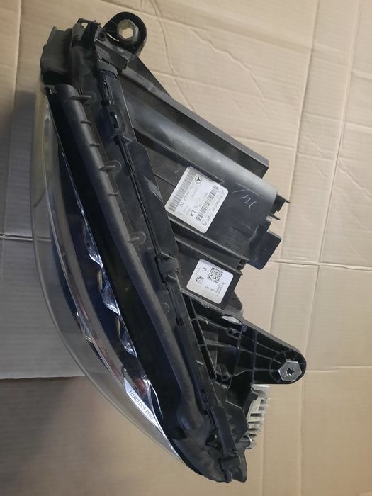 Фара левая MB C300 оригинал