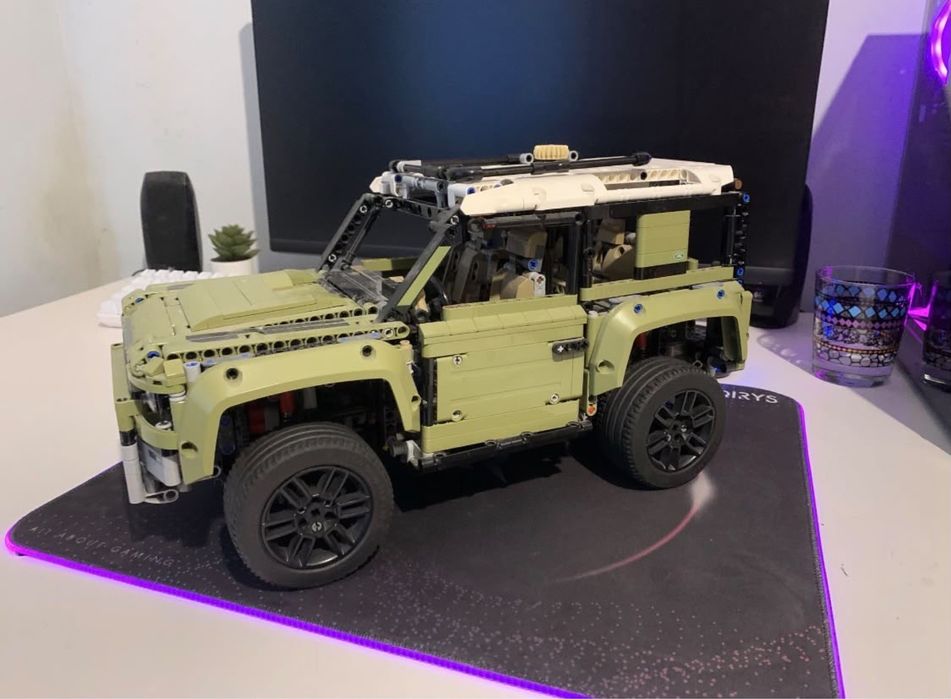 Lego Technic Landrover Defender
