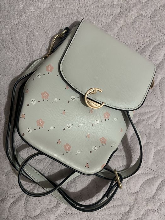 Малка чанта през рамо