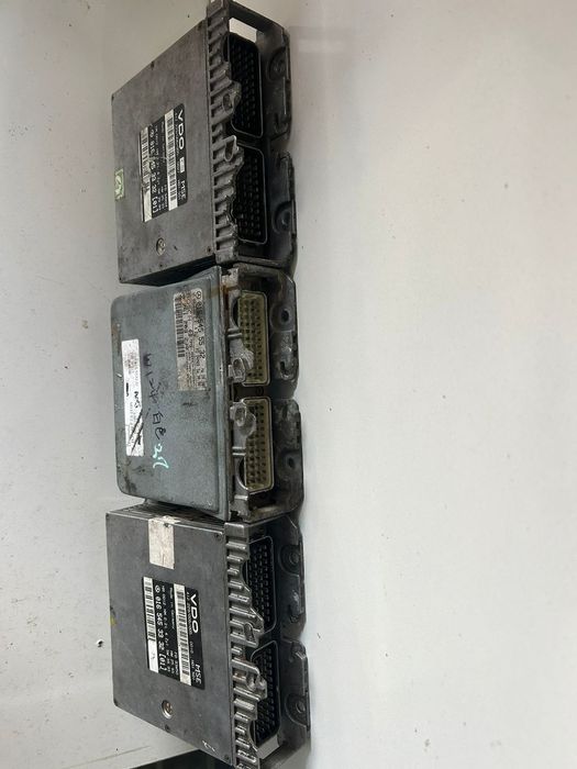 Блок управления двигателем Мерседес 111