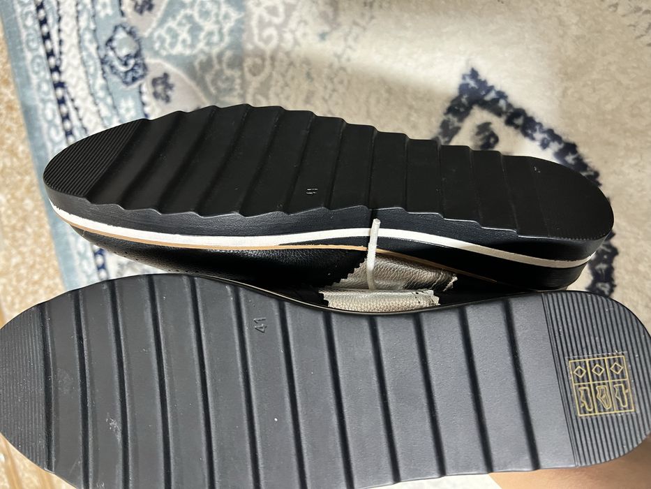 Продам новую обувь