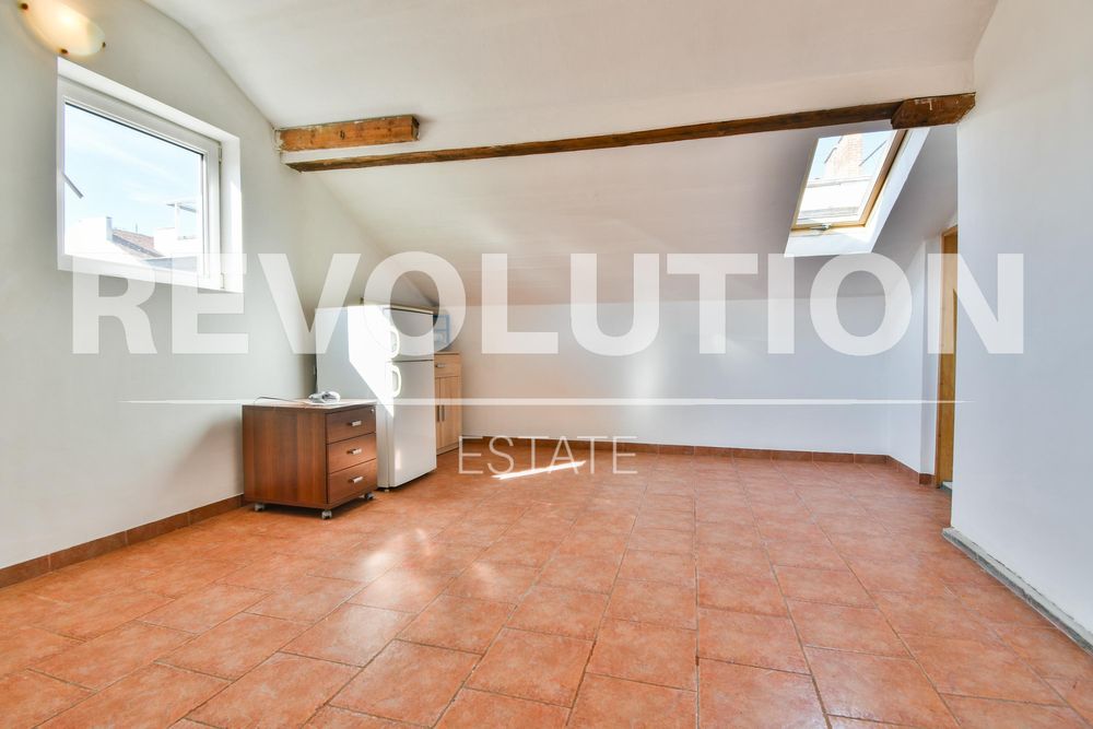 Дава се под наем Тристаен апартамент в София, Център - 70 кв.м за 600 € - Снимка #2