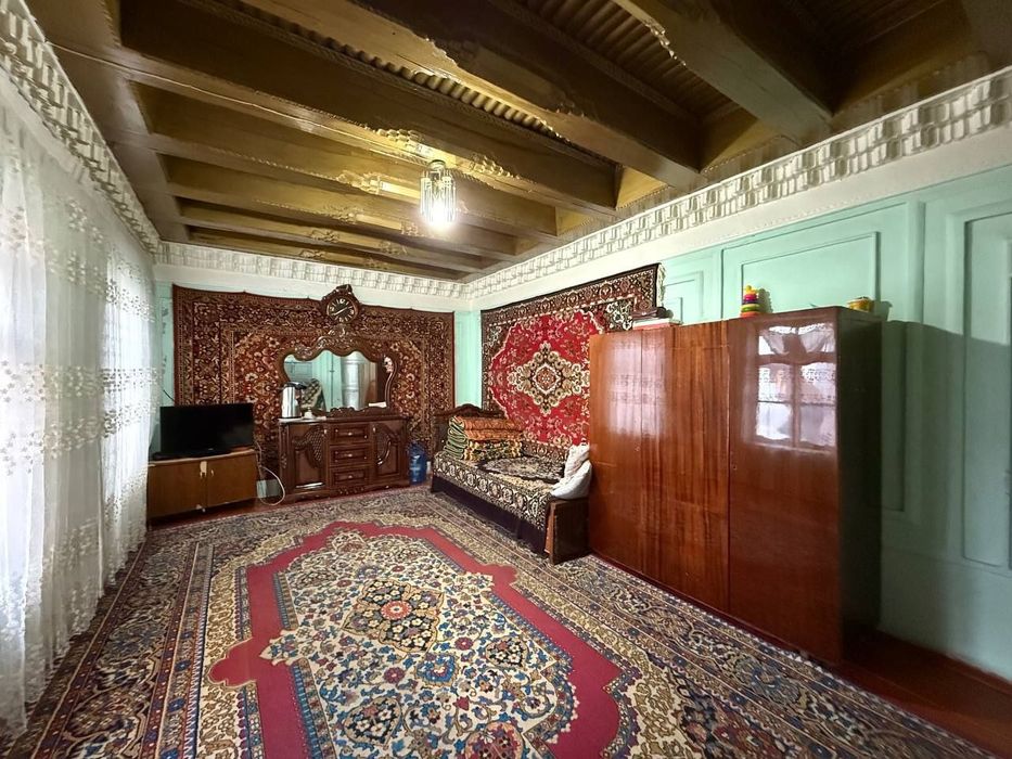 Ховли сотилади эски шахарда