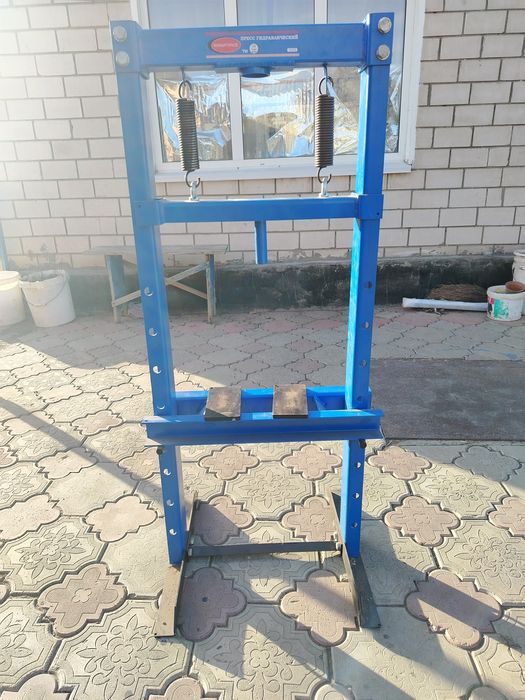 Продам новый пресс 12 тонн