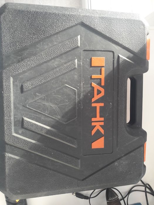 Шуруповерт фирма "Танк"