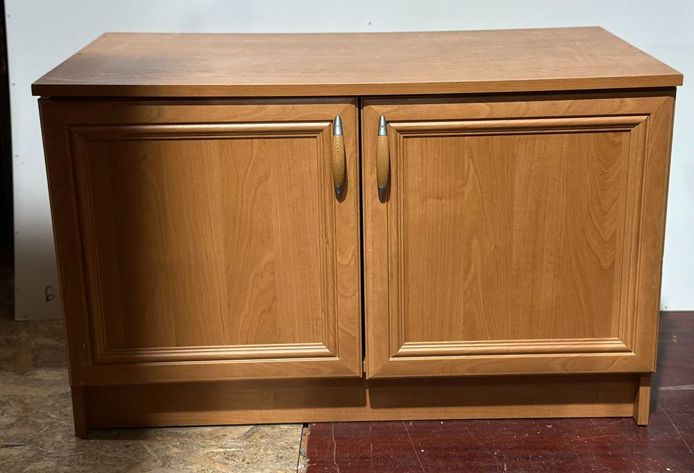 2 buc Comoda cu 2 usi si rafturi; Mic Dulap