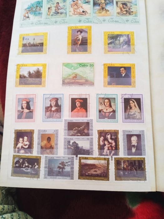 Булар Ссср давридаги маркалар катта альбом килиб тахланган