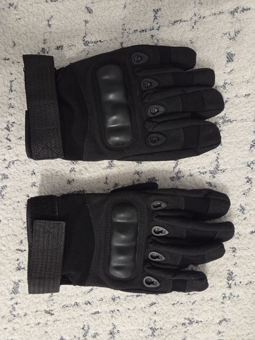 Mănuși tactice / moto negre cu protecții rigide, palmă antiderapantă