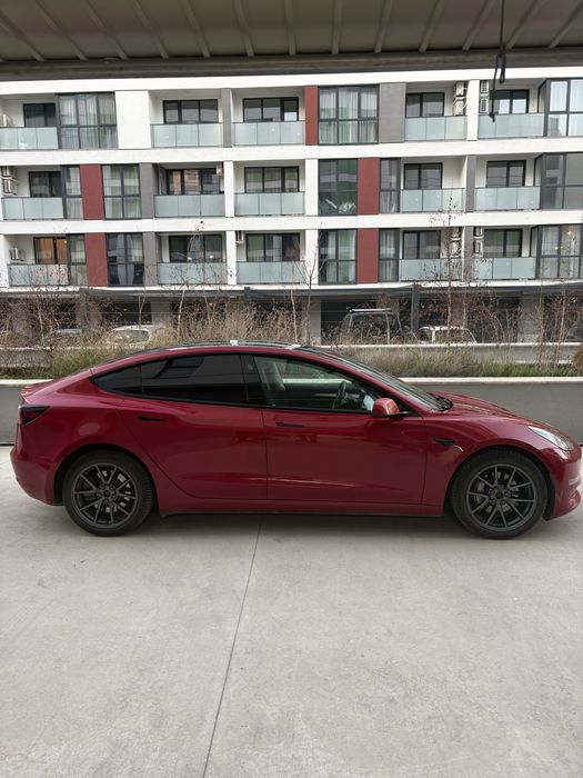 Затъмняване на автомобилни стъкла, монтаж на слънцезащитно фолио