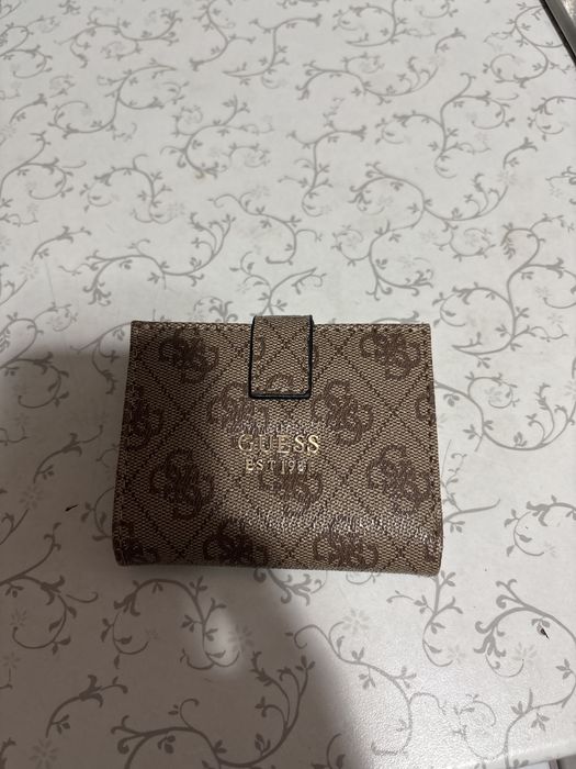 Дамско портмоне guess