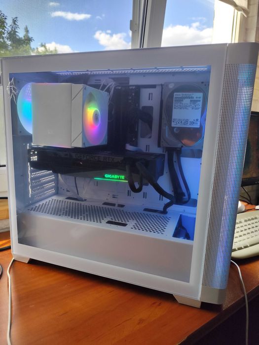 Асемблиране на нови компютри, отстаняване на проблеми, преинсталация.